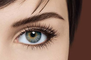 Vos sourcils sont dégarnis ? Pourquoi pas une greffe de sourcils ?