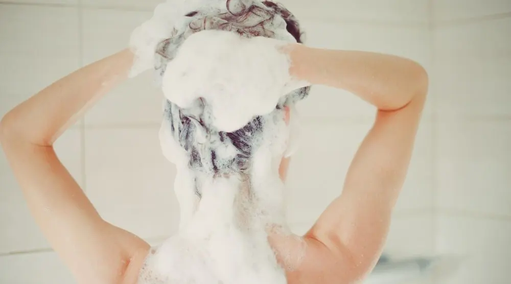 La vérité au sujet des shampoings antichute de cheveux